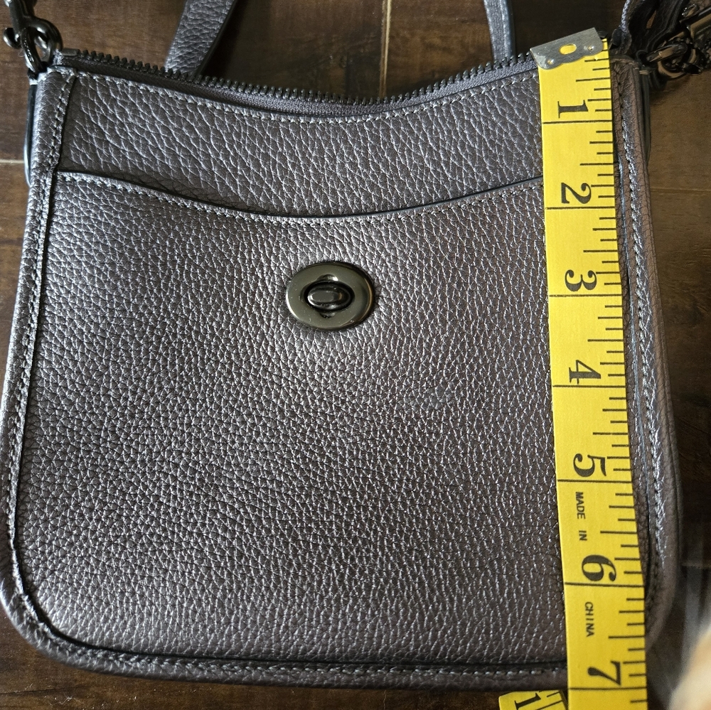 Elegant Gray Leather Crossbody Bag - Picture 5 of 7